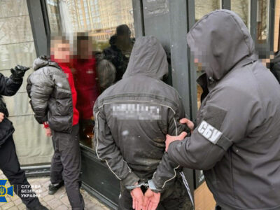 На Волині знешкодили злочинців, які «вибивали» гроші у пораненого воїна ЗСУ  