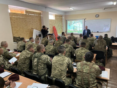 Поводження з полоненими: військовослужбовці ЗСУ вивчають міжнародне гуманітарне право