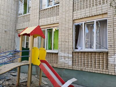 Війська росії обстріляли дитячий садок на Херсонщині  