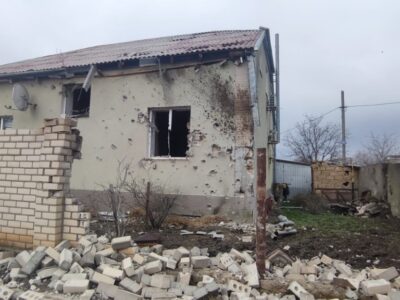 росіяни били по житлових кварталах, медичній установі та магазинах Херсонщини: за добу — 117 обстрілів  