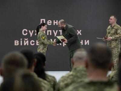 Рустем Умєров вручив відзнаки до Дня Сухопутних військ  