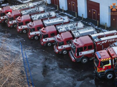 Рятувальники Дніпропетровщини отримали партію спецмашин від Південної Кореї  