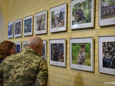 У Київській фортеці відкрилася фотовиставка «Воїни»  