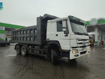 Офіс Генпрокурора передав на потреби української армії арештовану вантажну техніку  