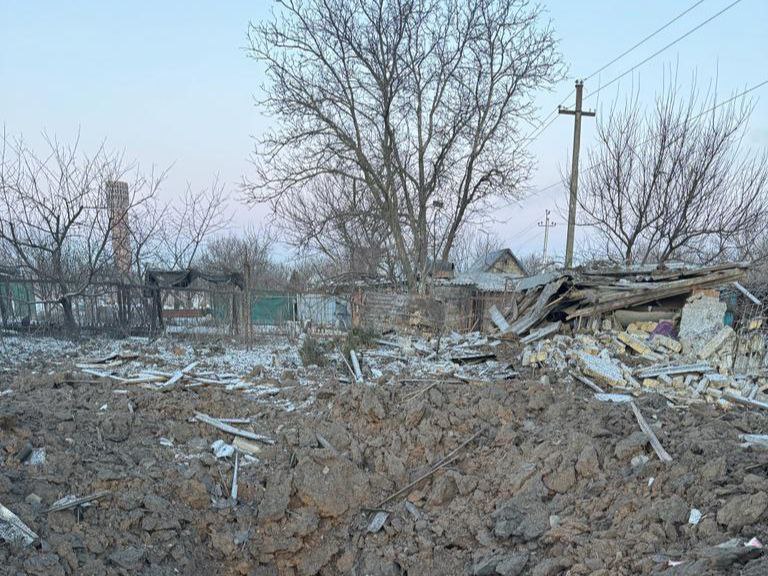 Наслідки ворожого удару по Красногорівці Донецької області