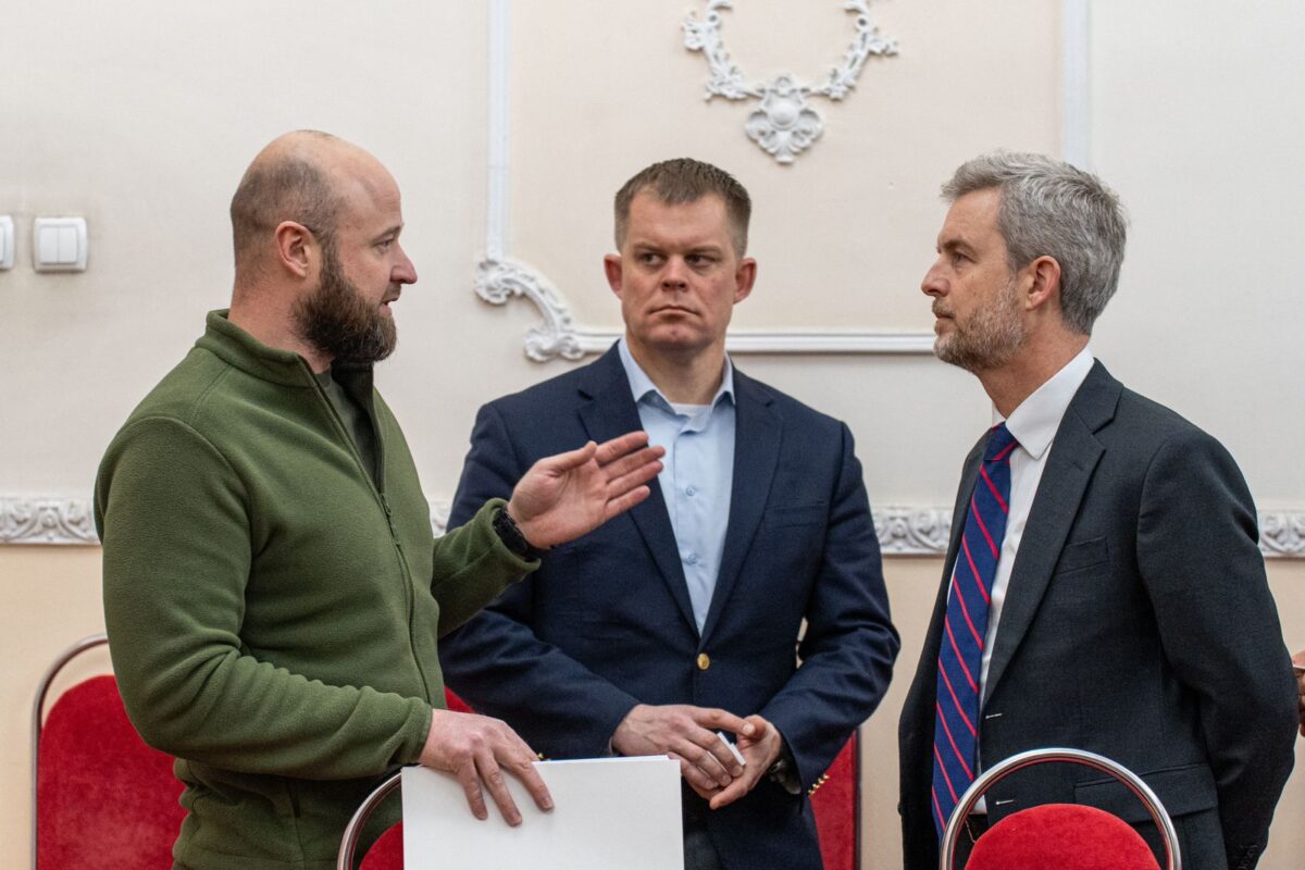 Заступник Міністра оборони України Дмитро Кліменков зустрівся з політичним радником Посольства США в Києві Крістіаном Муром