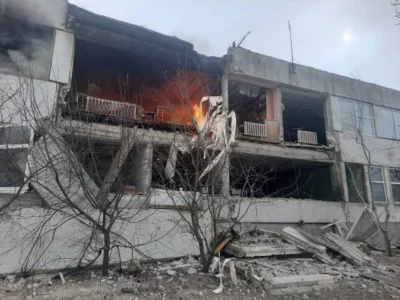 росармія вдарила керованою авіабомбою по селищу на Харківщині: поранено дитину