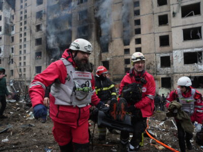 Четверо осіб загинули, 92 поранених: у МЗС України відреагували на ракетні атаки росії  