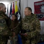 Командувач Сухопутних військ ЗСУ Олександр Сирський привітав бійців бригади «Лють» із річницею