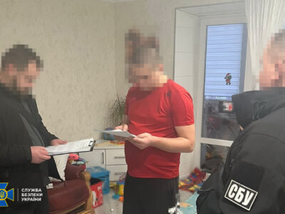 ДБР і СБУ викрили концерн, який постачав рф матеріали для фортифікаційних загороджень  