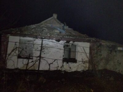 Армія рф скинула чотири керовані авіабомби на село у Херсонській області: удар прийшовся по житлових будинках  