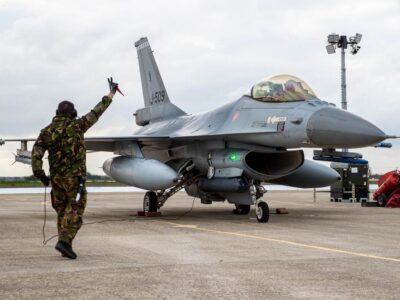 Нідерланди підготують ще шість винищувачів F-16 для України  