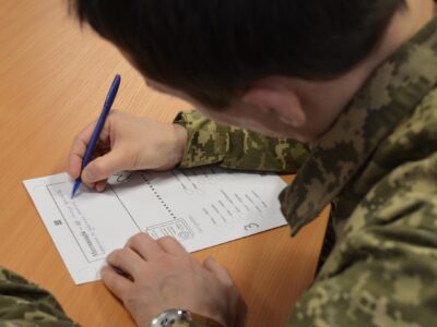 В Україні вперше стартували курси для військовослужбовців із вдосконалення державної мови   
