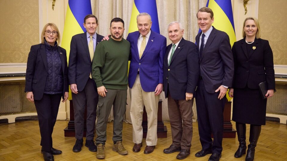 Президент назвав зустріч із делегацією сенаторів у Львові «серйозним меседжем з боку США»  