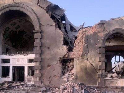 Наслідки ворожого удару по Костянтинівці: залізничний вокзал зруйновано  