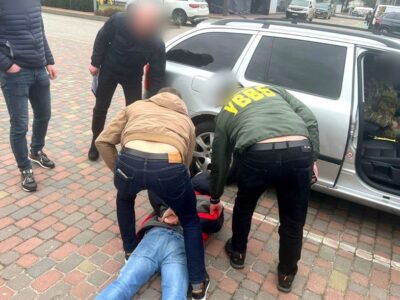 Двох львів’ян арештували за спробу підкупити прикордонників і вивезти трьох ухилянтів  