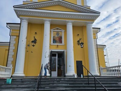 У Херсоні росіяни обстріляли собор  