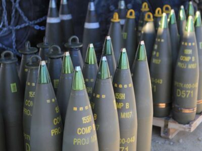 Нідерланди виділяють 100 млн євро на закупівлю артилерійських снарядів для України  