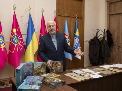 У Києві нагородили відзнаками Міноборони виробників дитячих військово-патріотичних ігор  