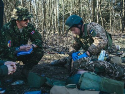 Канадські військові показали, як навчають українських медиків  