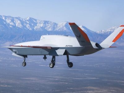 Низька ціна і високий потенціал: дрон із секретної програми ВПС США здійснив перший політ  