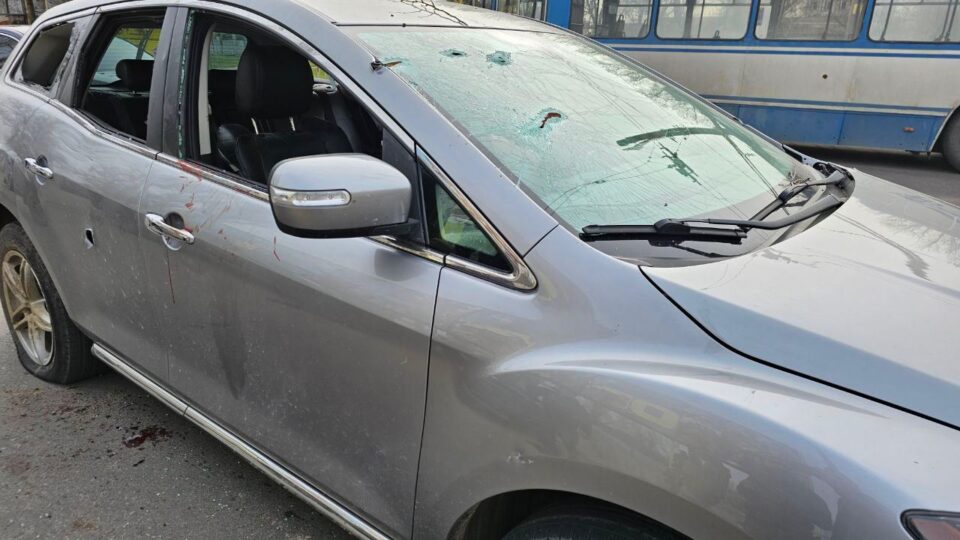 У Херсоні російські окупанти обстріляли таксі, загинув водій  