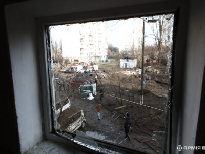 Наслідки ракетного удару по столиці: фоторепортаж  