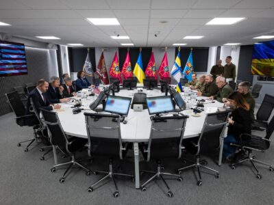 Рустем Умєров зустрівся із віце-президентом Інституту миру США, говорили про ситуацію на фронті  