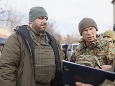 Олександр Сирський та Рустем Умєров відвідали ділянку фронту, де є загроза просування ворога  