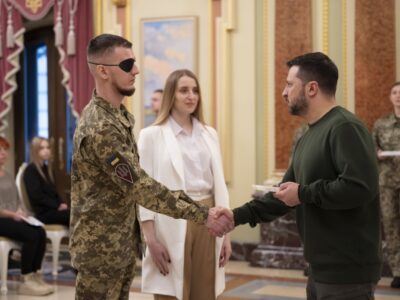 Володимир Зеленський вручив сертифікати на житло Героям України та родинам полеглих воїнів  