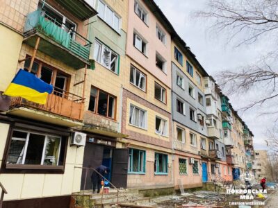 Покровськ зранку під ударами російських ракет, пошкоджено багатоквартирні будинки  
