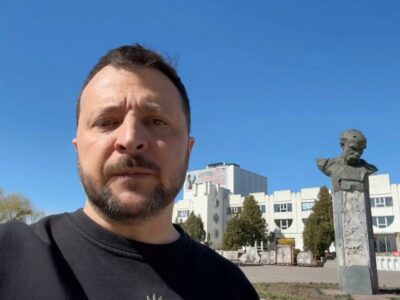 Українці рятують життя, а не лізуть до інших неситим оком, як москва — глава держави  