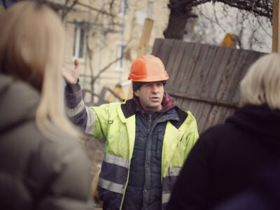 На Київщині відбудують 5 будинків у межах проєкту з покращення житлових умов ВПО