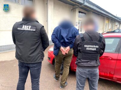 Затримали жителя Львівщини, який за $6500 «бронював» ухилянтів  
