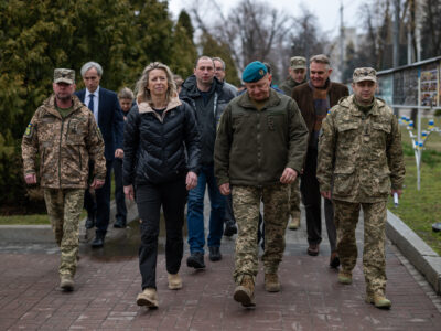 Міністерка оборони Нідерландів відвідала позиції Сил оборони на східному напрямку  