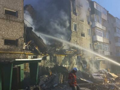 У Сумах під час розбору завалів житлової п’ятиповерхівки знайшли друге тіло  