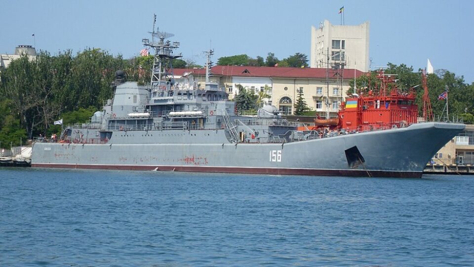 Розгром у окупованому Криму: уражено три військові кораблі, винищувач та обʼєкти ППО  