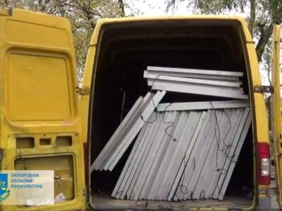 На Запоріжжі викрили банду, яка викрала 350 сонячних панелей з зони бойових дій