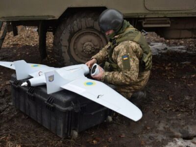 Володимир Зеленський доручив збільшити виробництво дронів  