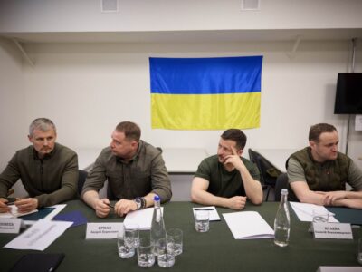 Посилення ППО та боротьба з носіями КАБів: Володимир Зеленський провів нараду в Харкові  