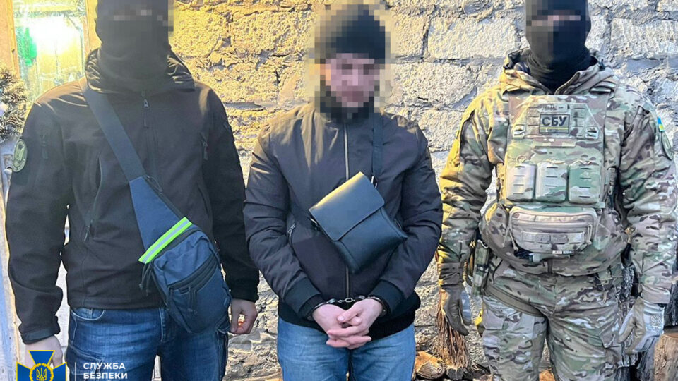 У Миколаєві затримали зрадника, який передавав фсб рф дані про дислокацію оборонних об’єктів  