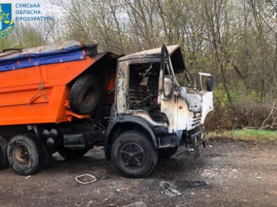 Ворог атакував дроном вантажівку на Сумщині, загинув водій  
