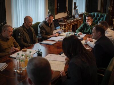 Президент провів нараду з прем’єром, міністрами енергетики та фінансів щодо підтримки Харкова  