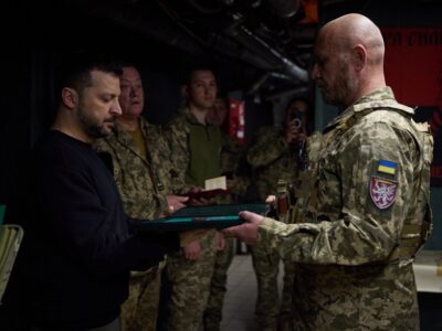 Президент відзначив військовослужбовців, які обороняють Часів Яр  