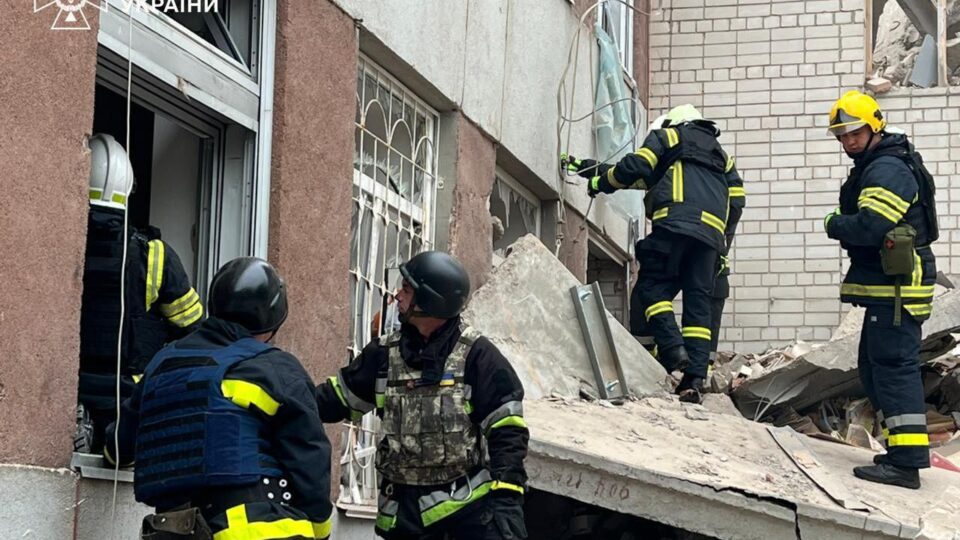 Ракетний удар по Чернігову: кількість загиблих зросла до 15 осіб  