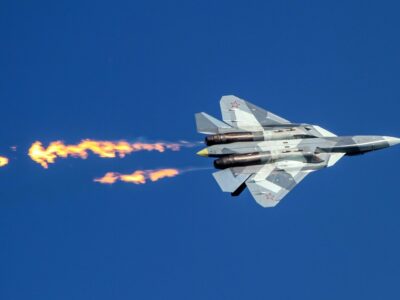 Ілля Євлаш про літак Су-57: Це дуже дороге «брязкальце», яке вони бережуть від збиття  