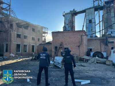 Внаслідок ворожих ударів по Харківщині одна людина загинула та одна постраждала  