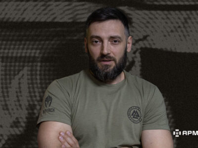 Ми переходимо в «епоху термінаторів»: вже офіційно відбувся бій безпілотників — начальник штабу бригади «Хартія» Максим Голубок  