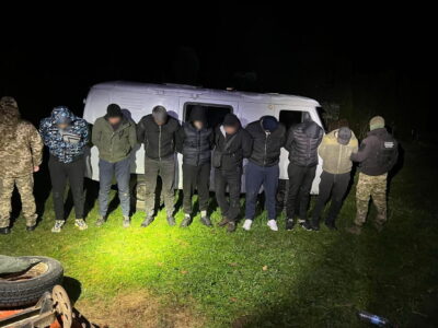 Подорож до Румунії за 9000 євро на старій «Буханці» закінчилась арештом для семи ухилянтів