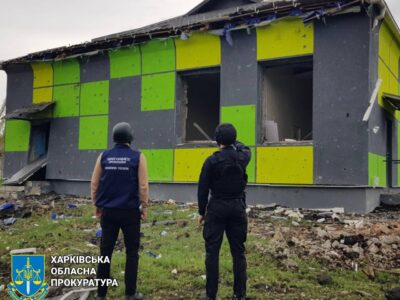 Армія рф завдала ракетного удару по селу на Харківщині: є постраждалий  